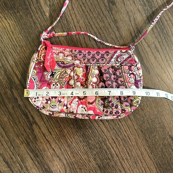 Vera Bradley Frannie bag In Very Berry Paisley retired EUC - Picture 3 of 10
